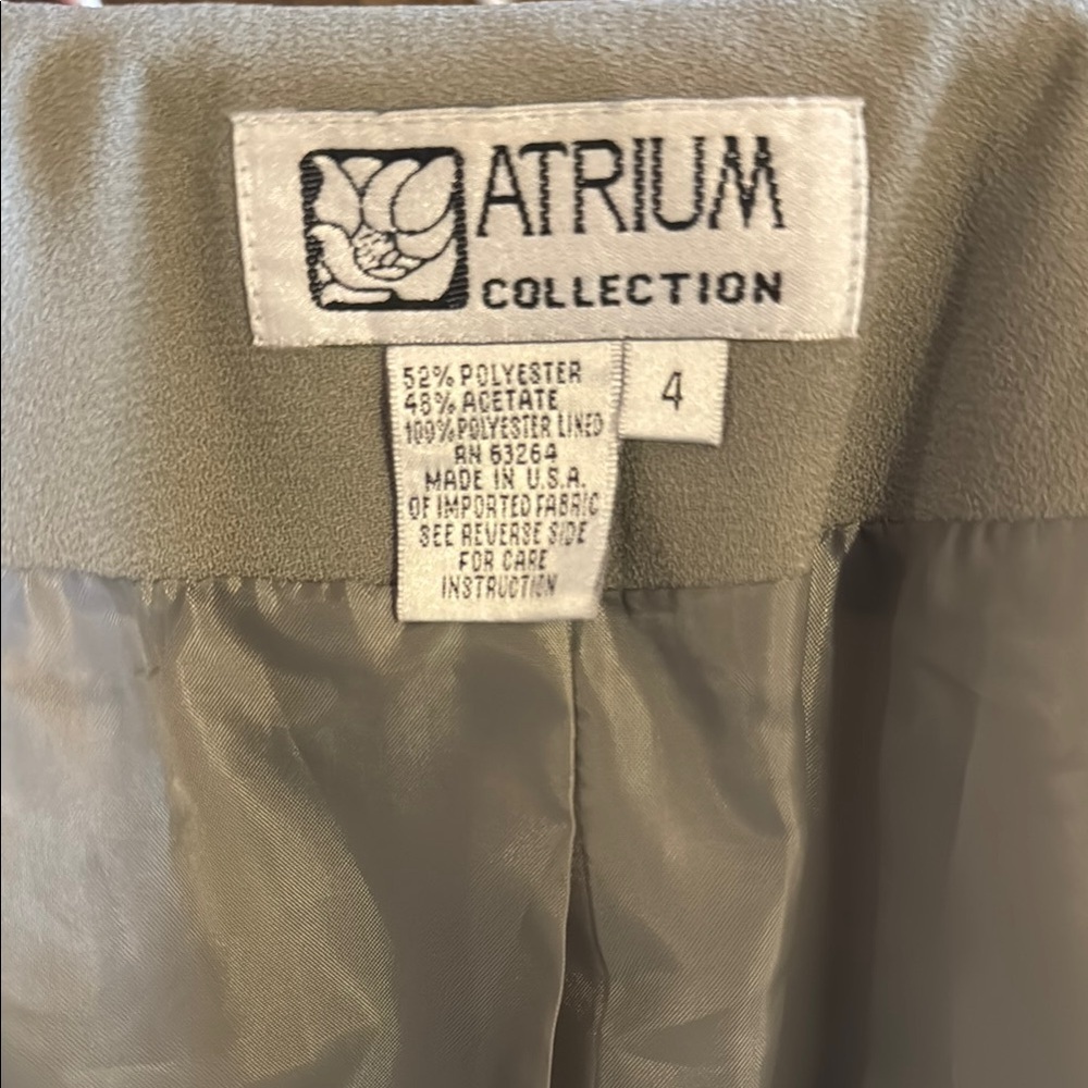 Atrium Collection Elegant Sage Green Button Down Blazer Size 4 - Picture 9 of 9